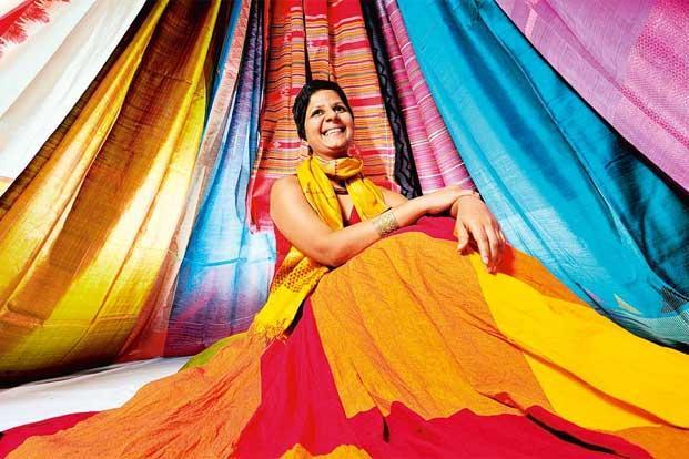 Sari revivalists