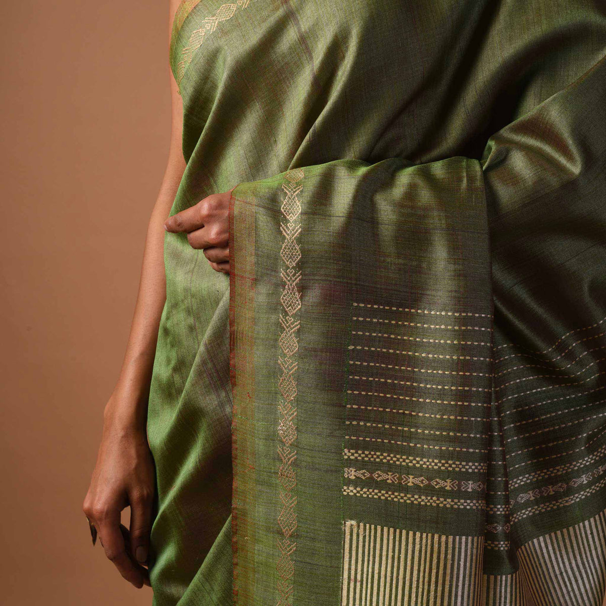 MACHLI (FISH) Tussar Silk Sari - Mehendi Green