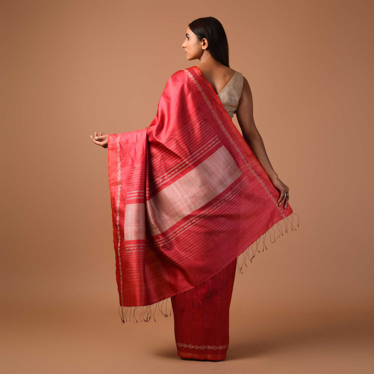 MACHLI (FISH) Handwoven Tussar Silk Saree - Red - Vriksh Designs